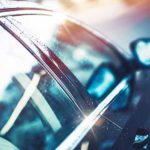 laver les vitres de voiture
