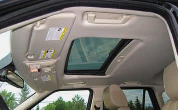 comment bien nettoyer tissu ciel de toit voiture