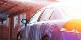 pourquoi rincer voiture lavage detailing