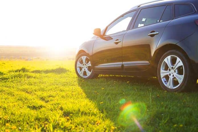 bien laver voiture sous soleil detailing