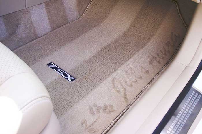 Comment Faire des Lignes sur les Tapis de Voiture en Detailing ?