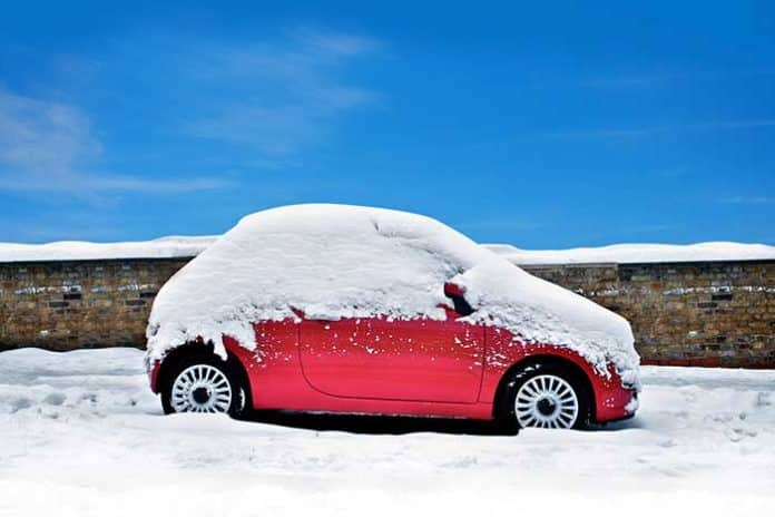 comment bien laver sa voiture en hiver neige