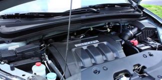 detailing compartiment moteur voiture