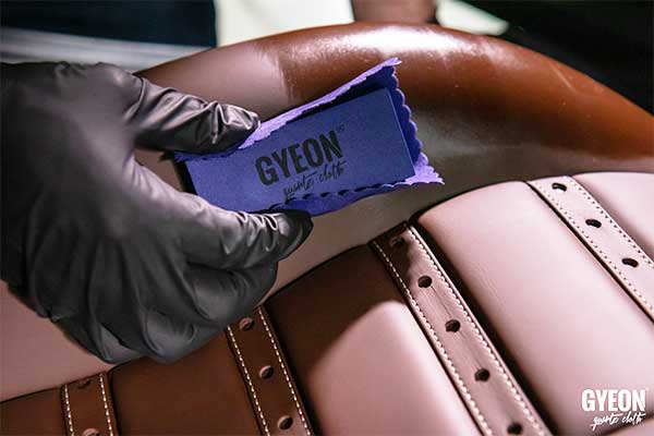 appliquer gyeon leather shield sur cuir