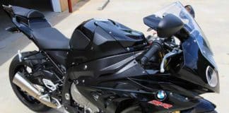 detailing moto noir bmw