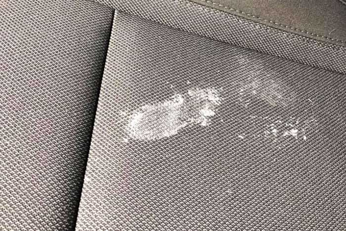 enlever chewing gum tapis voiture