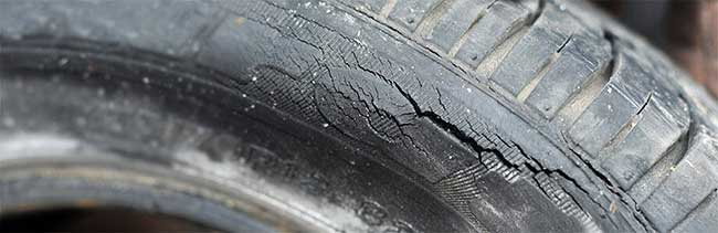 fissure pneu voiture