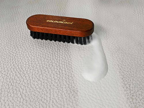 brosse nettoyer cuir