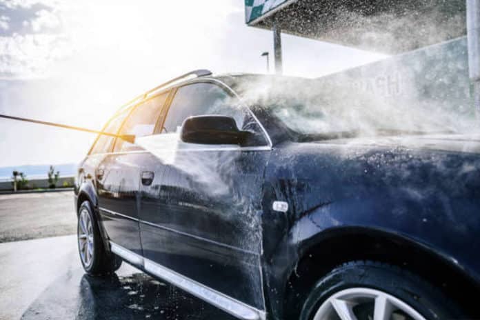 laver voiture station lavage